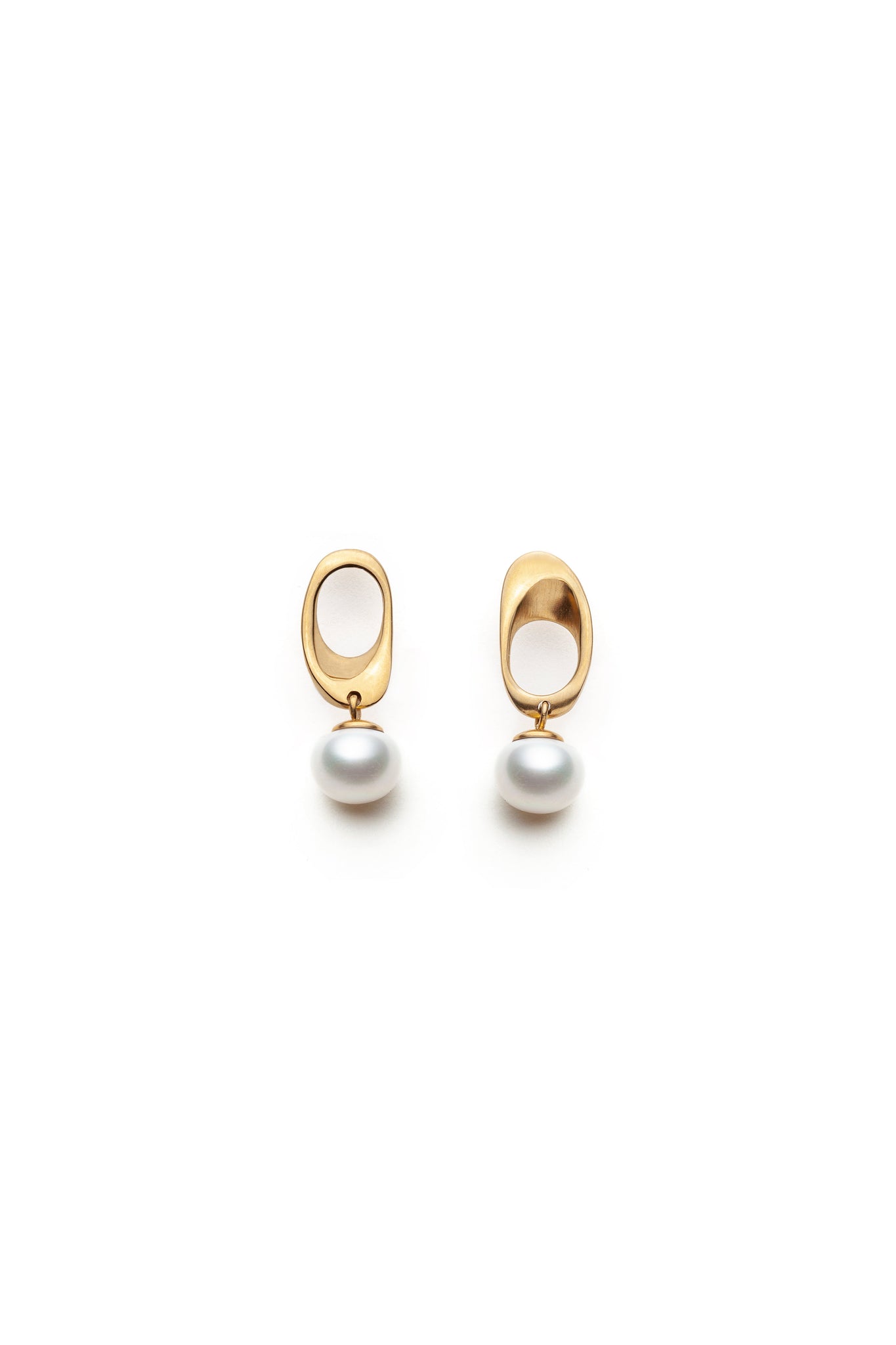 Escama Pearl Earrings